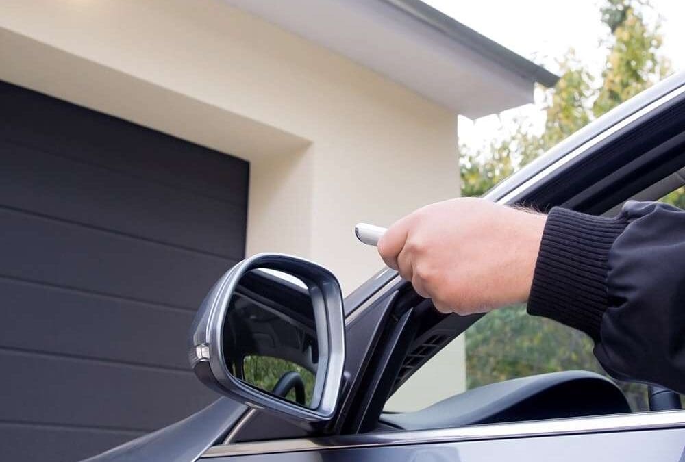 My Garage Door Won’t Open (or Close)! Your Salt Lake City Troubleshooting Guide (and When to Call Us)